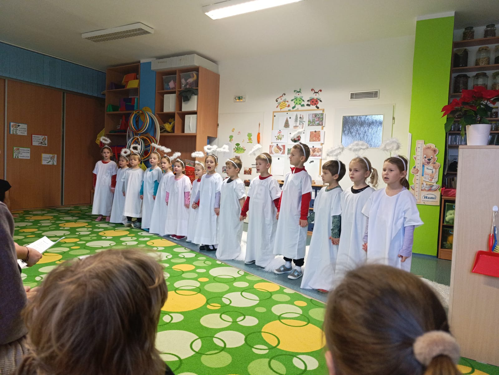 2024-12-16- Předvánoční návštěva babiček a dědečků-1.jpg